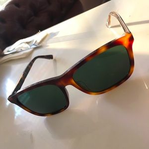Gucci women’s tortoise sunglasses (no case)